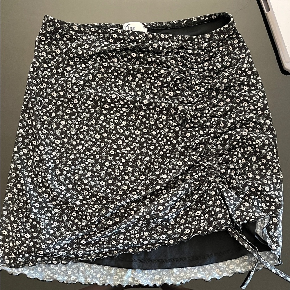Hollister Black and White Floral Mini Skirt
